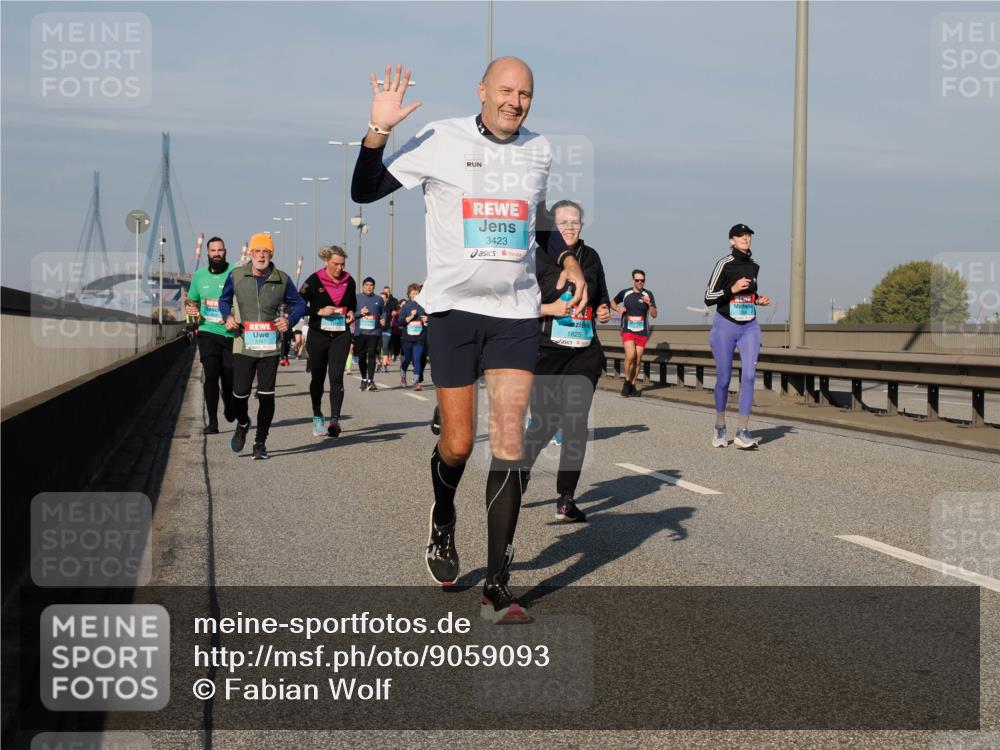 03.10.2025 - Köhlbrandbrückenlauf Fabian Wolf http://msf.ph/oto/9059093 03.10.2025 10:04:41 Position 3 3423, 1825 meine-sportfotos.de