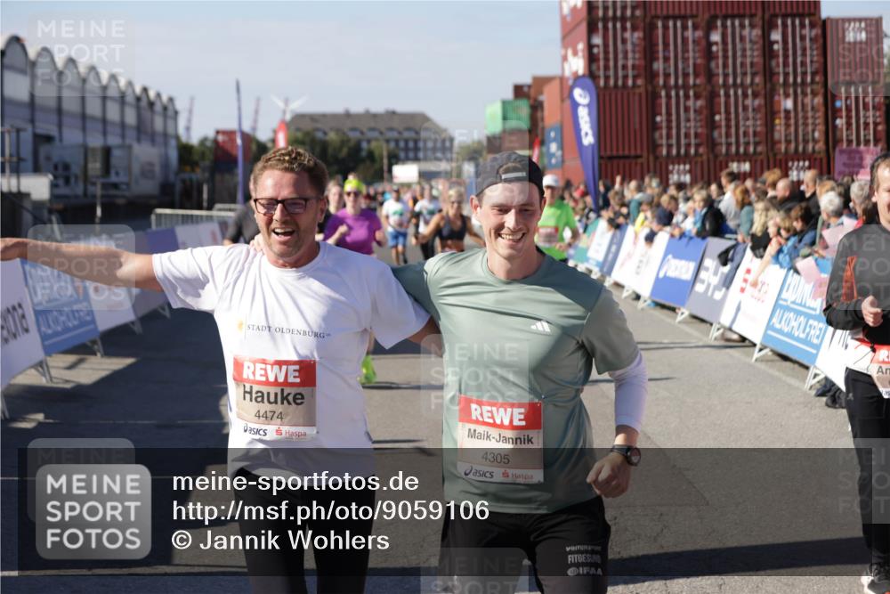 03.10.2025 - Köhlbrandbrückenlauf Jannik Wohlers http://msf.ph/oto/9059106 03.10.2025 13:12:11 Ziel 4176, 4305, 4369, 4468, 4470, 4474, 4656, 5644, 5856, 5927, 6098, 6121, 6184, 6185 meine-sportfotos.de