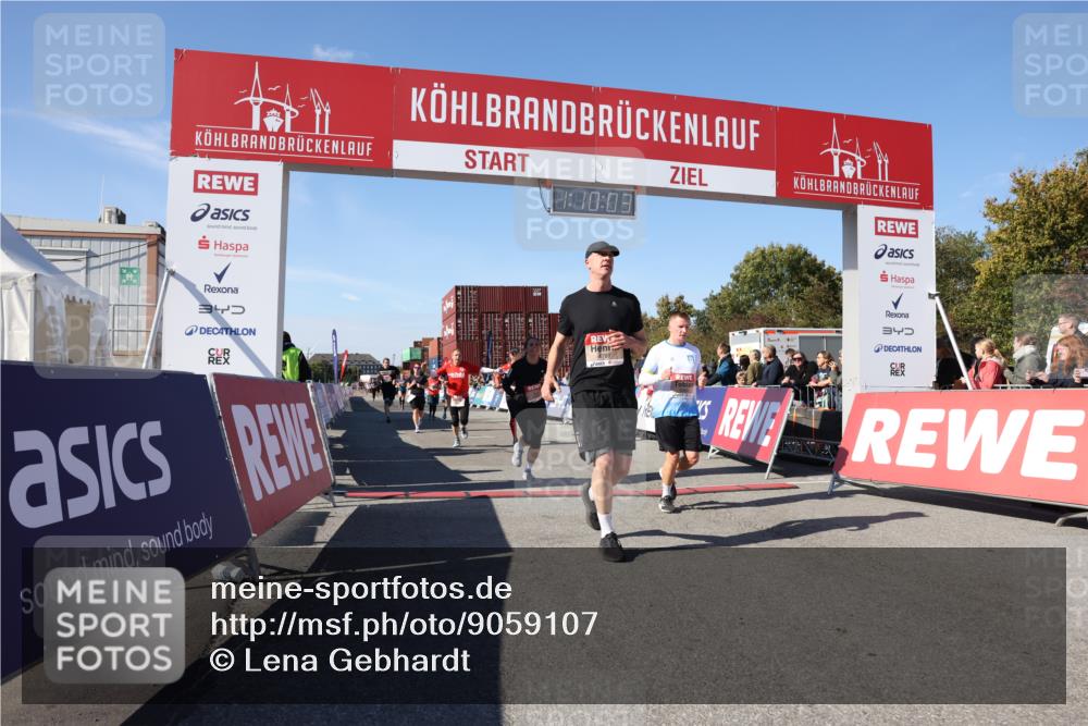 03.10.2025 - Köhlbrandbrückenlauf Lena Gebhardt http://msf.ph/oto/9059107 03.10.2025 13:10:04 Ziel 4196, 4260, 4573, 4718, 4730, 4787, 4837, 4929, 5763, 5977, 6083, 6111, 6428, 6432, 6750, 6764, 6813 meine-sportfotos.de