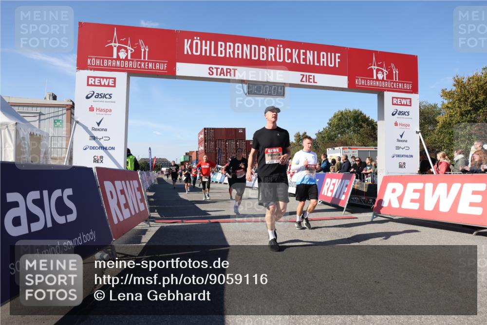 03.10.2025 - Köhlbrandbrückenlauf Lena Gebhardt http://msf.ph/oto/9059116 03.10.2025 13:10:04 Ziel 4196, 4260, 4573, 4718, 4730, 4787, 4837, 4929, 5763, 5977, 6083, 6111, 6428, 6432, 6750, 6764, 6813 meine-sportfotos.de