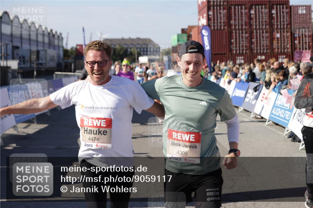 03.10.2025 - Köhlbrandbrückenlauf Jannik Wohlers http://msf.ph/oto/9059117 03.10.2025 13:12:11 Ziel 4176, 4305, 4369, 4468, 4470, 4474, 4656, 5644, 5856, 5927, 6098, 6121, 6184, 6185 meine-sportfotos.de