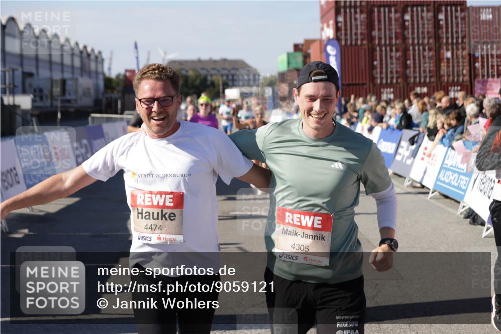 03.10.2025 - Köhlbrandbrückenlauf Jannik Wohlers http://msf.ph/oto/9059121 03.10.2025 13:12:11 Ziel 4176, 4305, 4369, 4468, 4470, 4474, 4656, 5644, 5856, 5927, 6098, 6121, 6184, 6185 meine-sportfotos.de