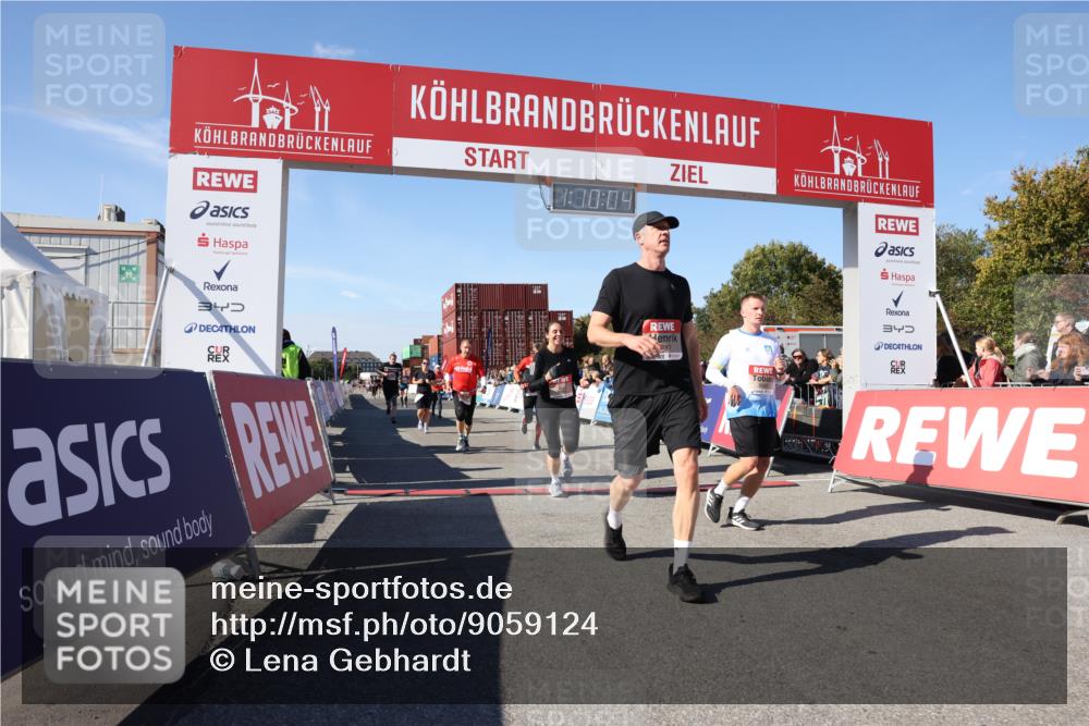 03.10.2025 - Köhlbrandbrückenlauf Lena Gebhardt http://msf.ph/oto/9059124 03.10.2025 13:10:04 Ziel 4196, 4260, 4573, 4718, 4730, 4787, 4837, 4929, 5763, 5977, 6083, 6111, 6428, 6432, 6750, 6764, 6813 meine-sportfotos.de