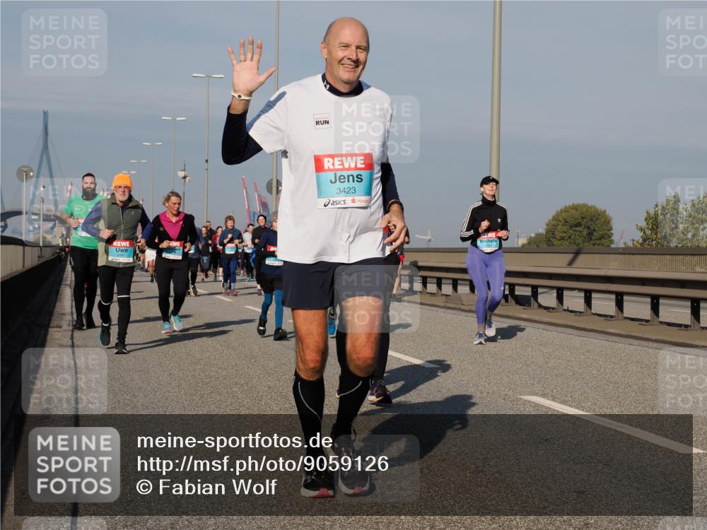 03.10.2025 - Köhlbrandbrückenlauf Fabian Wolf http://msf.ph/oto/9059126 03.10.2025 10:04:41 Position 3 3423, 2524 meine-sportfotos.de