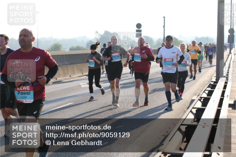 03.10.2025 - Köhlbrandbrückenlauf Lena Gebhardt http://msf.ph/oto/9059129 03.10.2025 09:18:43 Position 1 3791, 1181, 1191, 1299 meine-sportfotos.de