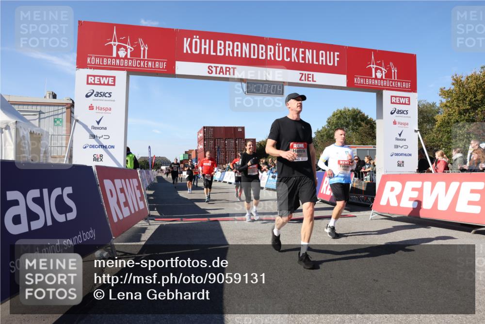 03.10.2025 - Köhlbrandbrückenlauf Lena Gebhardt http://msf.ph/oto/9059131 03.10.2025 13:10:04 Ziel 4196, 4260, 4573, 4718, 4730, 4787, 4837, 4929, 5763, 5977, 6083, 6111, 6428, 6432, 6750, 6764, 6813 meine-sportfotos.de