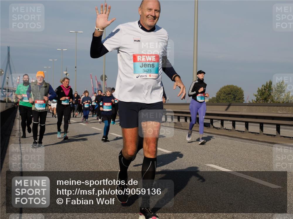03.10.2025 - Köhlbrandbrückenlauf Fabian Wolf http://msf.ph/oto/9059136 03.10.2025 10:04:41 Position 3 2187, 2842, 3423 meine-sportfotos.de
