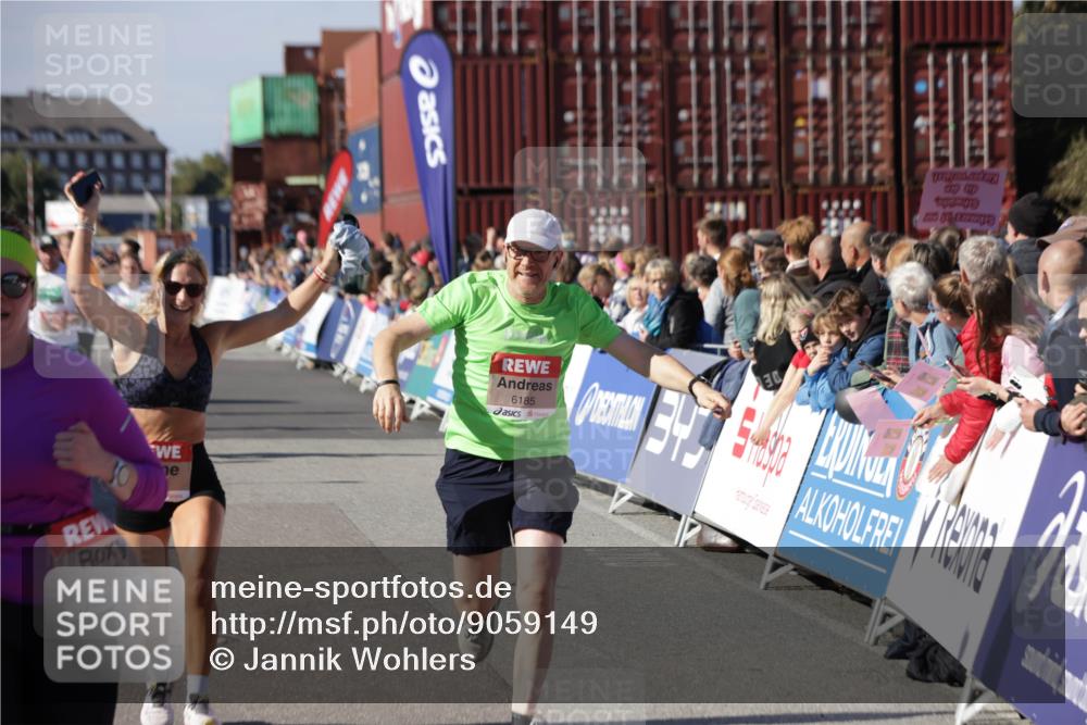 03.10.2025 - Köhlbrandbrückenlauf Jannik Wohlers http://msf.ph/oto/9059149 03.10.2025 13:12:13 Ziel 4176, 4305, 4369, 4468, 4470, 4474, 4656, 5644, 5856, 5927, 6098, 6121, 6184, 6185, 6565, 6566 meine-sportfotos.de