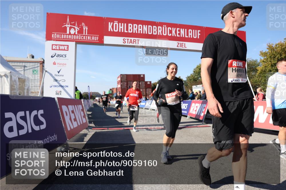 03.10.2025 - Köhlbrandbrückenlauf Lena Gebhardt http://msf.ph/oto/9059160 03.10.2025 13:10:06 Ziel 4196, 4260, 4573, 4730, 4787, 4929, 5763, 5977, 6083, 6111, 6428, 6432, 6750, 6764, 6813 meine-sportfotos.de