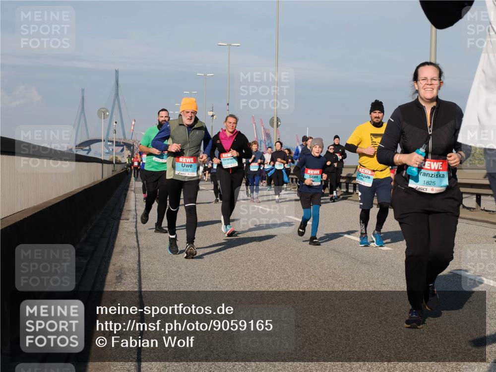 03.10.2025 - Köhlbrandbrückenlauf Fabian Wolf http://msf.ph/oto/9059165 03.10.2025 10:04:43 Position 3 2187, 1414, 2840, 1825 meine-sportfotos.de