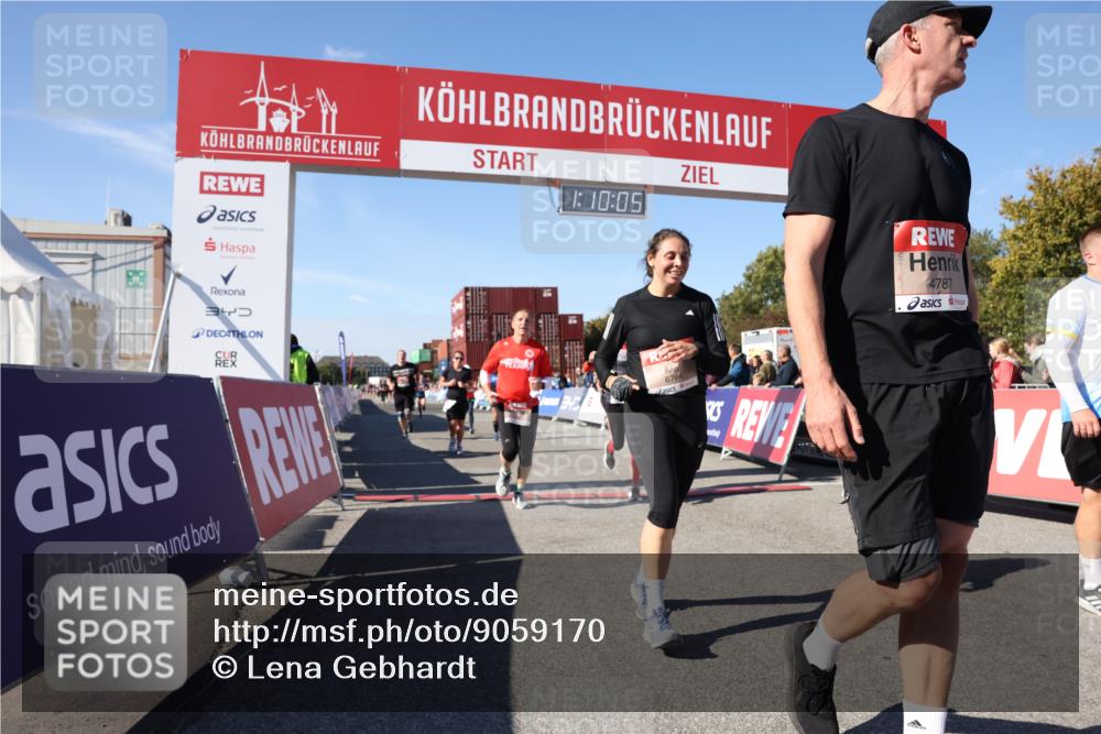 03.10.2025 - Köhlbrandbrückenlauf Lena Gebhardt http://msf.ph/oto/9059170 03.10.2025 13:10:06 Ziel 4196, 4260, 4573, 4730, 4787, 4929, 5763, 5977, 6083, 6111, 6428, 6432, 6750, 6764, 6813 meine-sportfotos.de