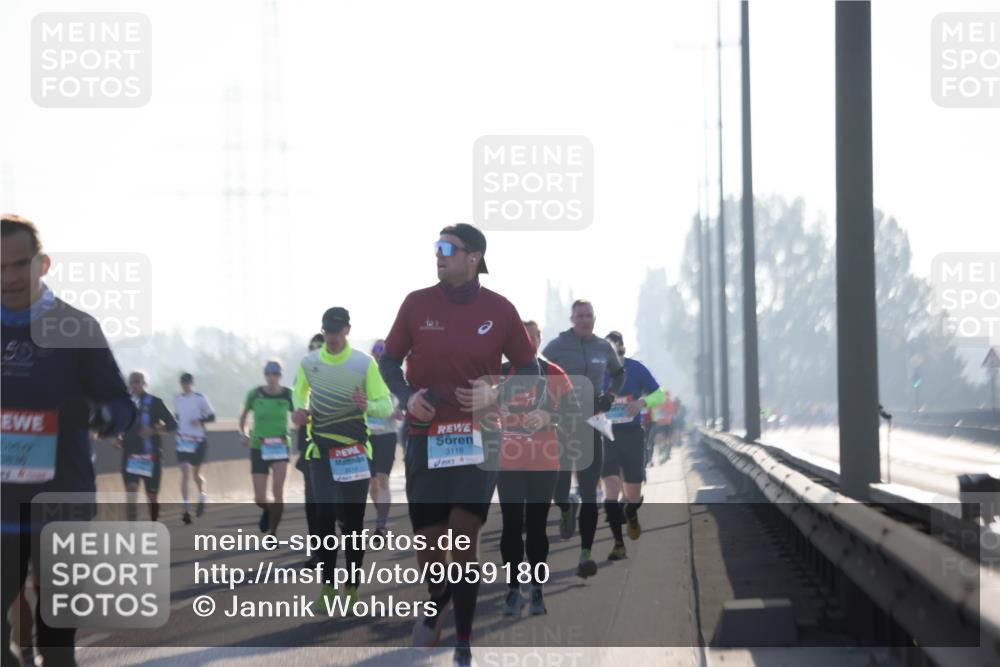 03.10.2025 - Köhlbrandbrückenlauf Jannik Wohlers http://msf.ph/oto/9059180 03.10.2025 09:14:18 Position 3 506, 3118 meine-sportfotos.de