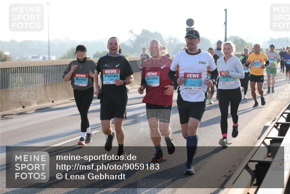 03.10.2025 - Köhlbrandbrückenlauf Lena Gebhardt http://msf.ph/oto/9059183 03.10.2025 09:18:44 Position 1 1227, 1181, 1191, 3791, 1395 meine-sportfotos.de