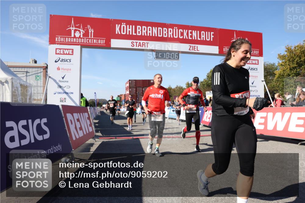 03.10.2025 - Köhlbrandbrückenlauf Lena Gebhardt http://msf.ph/oto/9059202 03.10.2025 13:10:06 Ziel 4196, 4260, 4573, 4730, 4787, 4929, 5763, 5977, 6083, 6111, 6428, 6432, 6750, 6764, 6813 meine-sportfotos.de
