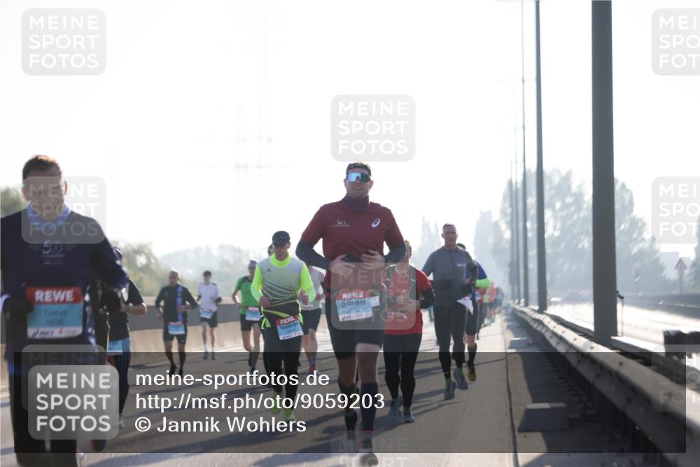 03.10.2025 - Köhlbrandbrückenlauf Jannik Wohlers http://msf.ph/oto/9059203 03.10.2025 09:14:19 Position 3 3118 meine-sportfotos.de