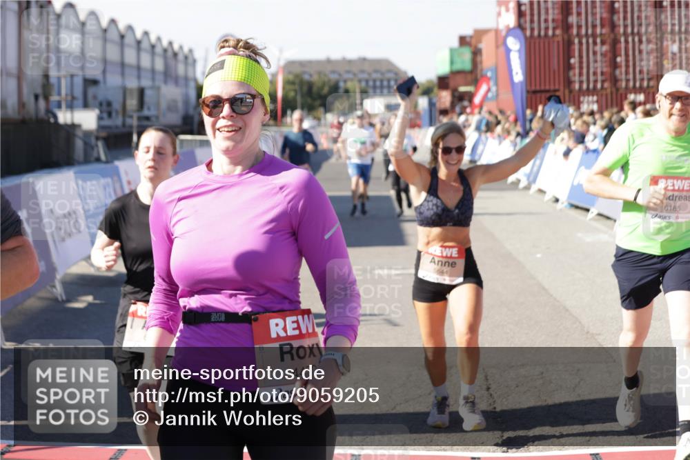 03.10.2025 - Köhlbrandbrückenlauf Jannik Wohlers http://msf.ph/oto/9059205 03.10.2025 13:12:14 Ziel 4176, 4266, 4305, 4369, 4468, 4470, 4474, 4656, 5062, 5644, 5856, 6098, 6121, 6184, 6185, 6565, 6566 meine-sportfotos.de