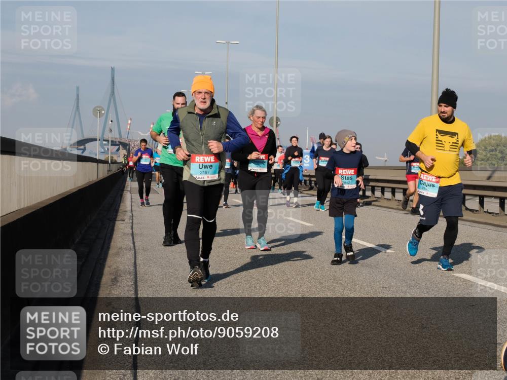 03.10.2025 - Köhlbrandbrückenlauf Fabian Wolf http://msf.ph/oto/9059208 03.10.2025 10:04:44 Position 3 2187, 2842, 2840 meine-sportfotos.de