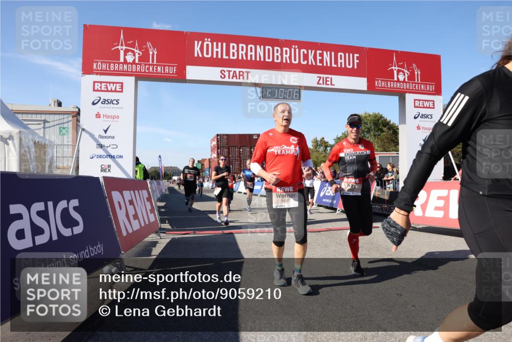 03.10.2025 - Köhlbrandbrückenlauf Lena Gebhardt http://msf.ph/oto/9059210 03.10.2025 13:10:07 Ziel 4196, 4343, 4573, 4730, 4787, 4929, 5763, 5977, 6083, 6111, 6428, 6432, 6764, 6813 meine-sportfotos.de