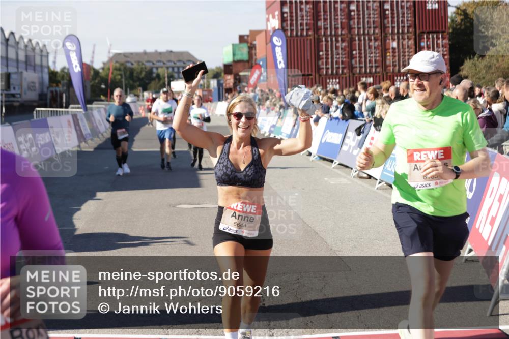 03.10.2025 - Köhlbrandbrückenlauf Jannik Wohlers http://msf.ph/oto/9059216 03.10.2025 13:12:14 Ziel 4176, 4266, 4305, 4369, 4468, 4470, 4474, 4656, 5062, 5644, 5856, 6098, 6121, 6184, 6185, 6565, 6566 meine-sportfotos.de