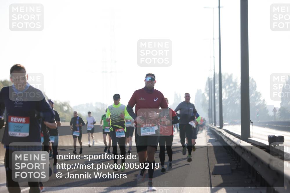 03.10.2025 - Köhlbrandbrückenlauf Jannik Wohlers http://msf.ph/oto/9059219 03.10.2025 09:14:19 Position 3 35, 3118 meine-sportfotos.de