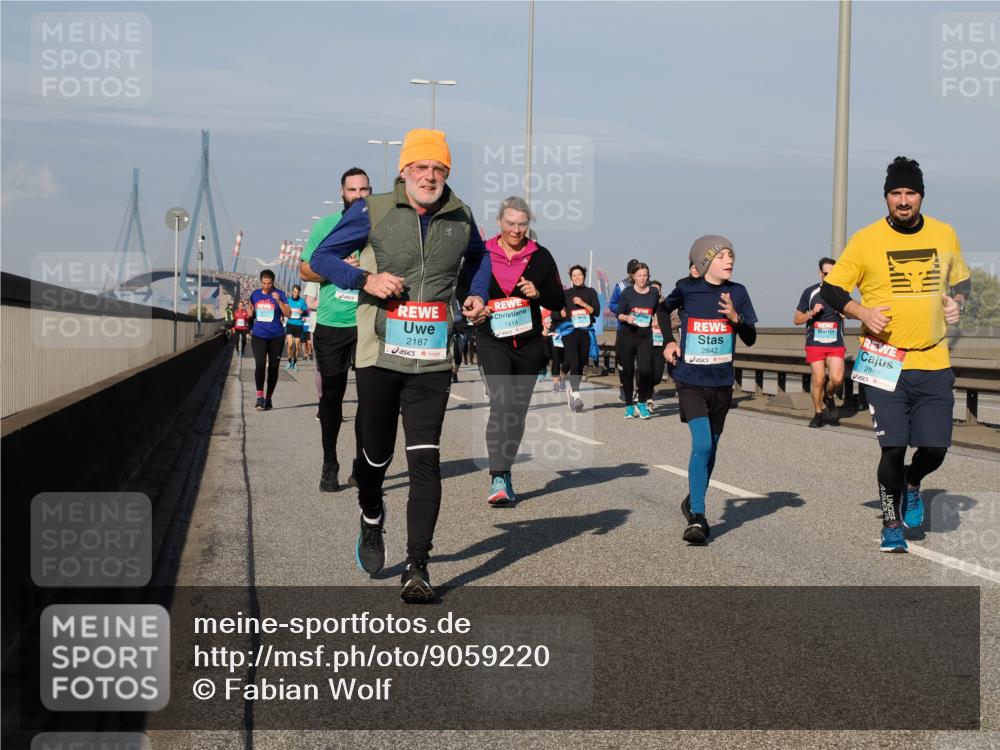 03.10.2025 - Köhlbrandbrückenlauf Fabian Wolf http://msf.ph/oto/9059220 03.10.2025 10:04:44 Position 3 1414, 2187, 2842, 28401 meine-sportfotos.de