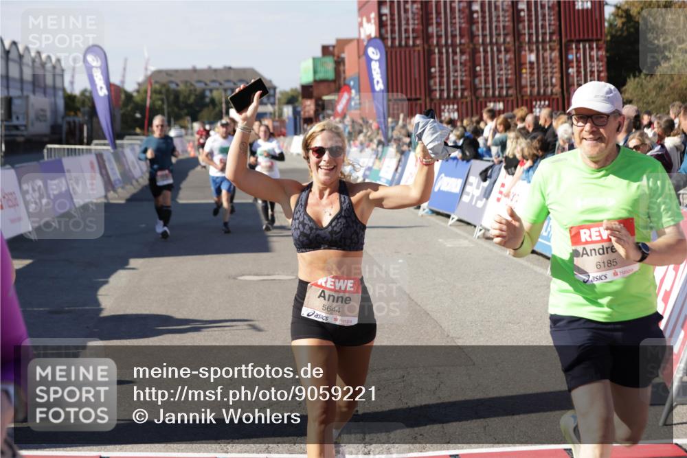 03.10.2025 - Köhlbrandbrückenlauf Jannik Wohlers http://msf.ph/oto/9059221 03.10.2025 13:12:14 Ziel 4176, 4266, 4305, 4369, 4468, 4470, 4474, 4656, 5062, 5644, 5856, 6098, 6121, 6184, 6185, 6565, 6566 meine-sportfotos.de