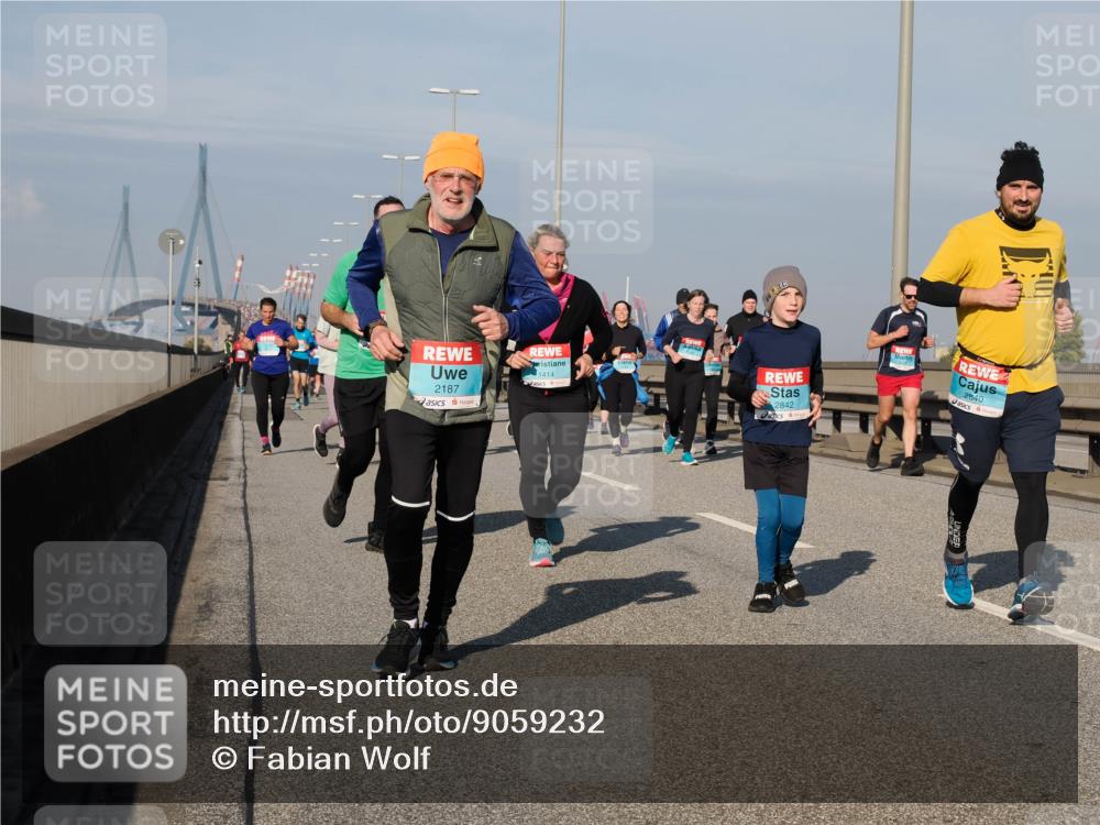 03.10.2025 - Köhlbrandbrückenlauf Fabian Wolf http://msf.ph/oto/9059232 03.10.2025 10:04:44 Position 3 2187, 1414, 2842, 2840 meine-sportfotos.de