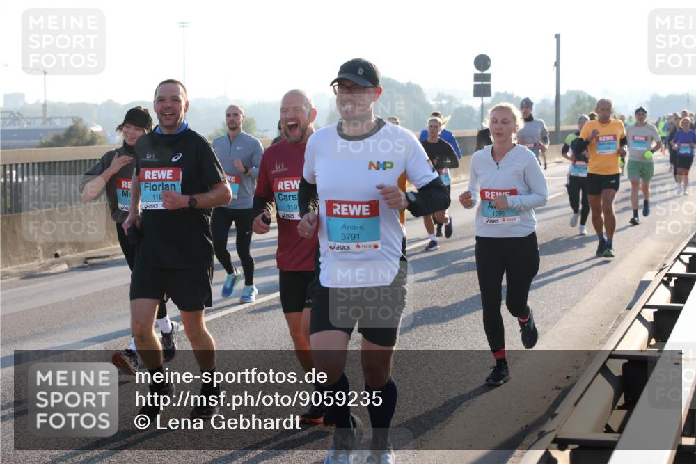 03.10.2025 - Köhlbrandbrückenlauf Lena Gebhardt http://msf.ph/oto/9059235 03.10.2025 09:18:44 Position 1 118, 119, 3791, 1395 meine-sportfotos.de