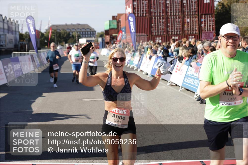 03.10.2025 - Köhlbrandbrückenlauf Jannik Wohlers http://msf.ph/oto/9059236 03.10.2025 13:12:15 Ziel 4176, 4266, 4305, 4369, 4468, 4470, 4474, 4656, 5062, 5644, 6098, 6121, 6185, 6565, 6566 meine-sportfotos.de