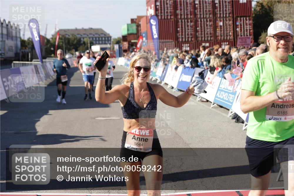 03.10.2025 - Köhlbrandbrückenlauf Jannik Wohlers http://msf.ph/oto/9059242 03.10.2025 13:12:15 Ziel 4176, 4266, 4305, 4369, 4468, 4470, 4474, 4656, 5062, 5644, 6098, 6121, 6185, 6565, 6566 meine-sportfotos.de