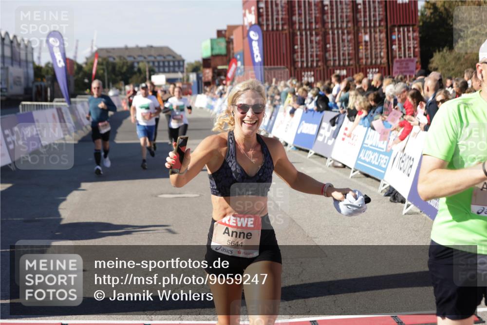 03.10.2025 - Köhlbrandbrückenlauf Jannik Wohlers http://msf.ph/oto/9059247 03.10.2025 13:12:15 Ziel 4176, 4266, 4305, 4369, 4468, 4470, 4474, 4656, 5062, 5644, 6098, 6121, 6185, 6565, 6566 meine-sportfotos.de