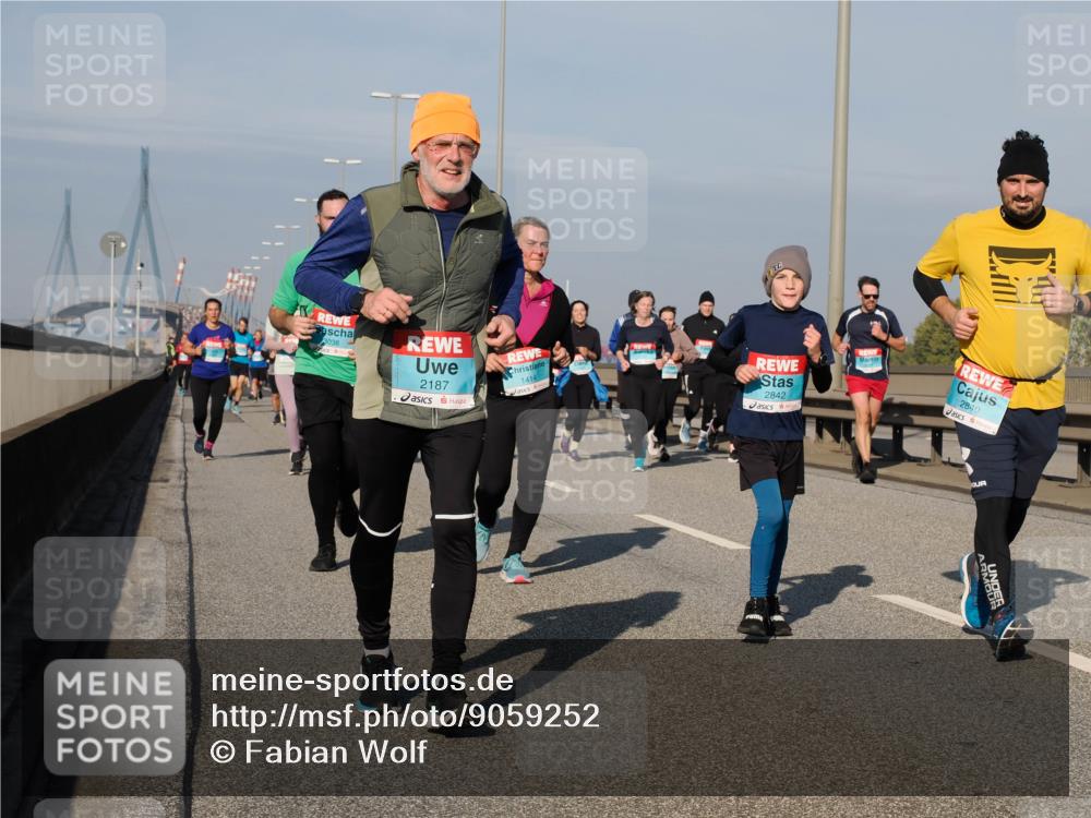 03.10.2025 - Köhlbrandbrückenlauf Fabian Wolf http://msf.ph/oto/9059252 03.10.2025 10:04:45 Position 3 3038, 1414, 2187, 2842, 2840 meine-sportfotos.de