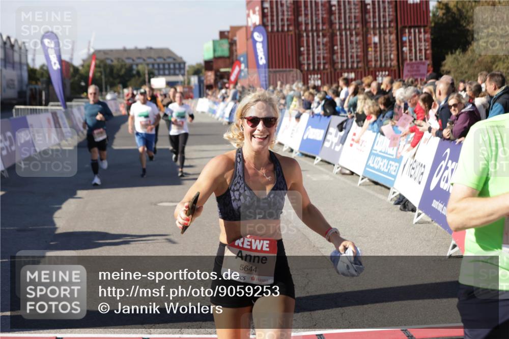 03.10.2025 - Köhlbrandbrückenlauf Jannik Wohlers http://msf.ph/oto/9059253 03.10.2025 13:12:15 Ziel 4176, 4266, 4305, 4369, 4468, 4470, 4474, 4656, 5062, 5644, 6098, 6121, 6185, 6565, 6566 meine-sportfotos.de