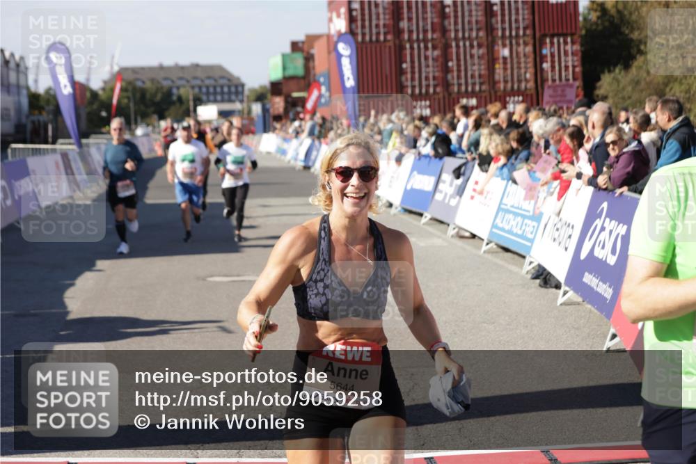 03.10.2025 - Köhlbrandbrückenlauf Jannik Wohlers http://msf.ph/oto/9059258 03.10.2025 13:12:15 Ziel 4176, 4266, 4305, 4369, 4468, 4470, 4474, 4656, 5062, 5644, 6098, 6121, 6185, 6565, 6566 meine-sportfotos.de
