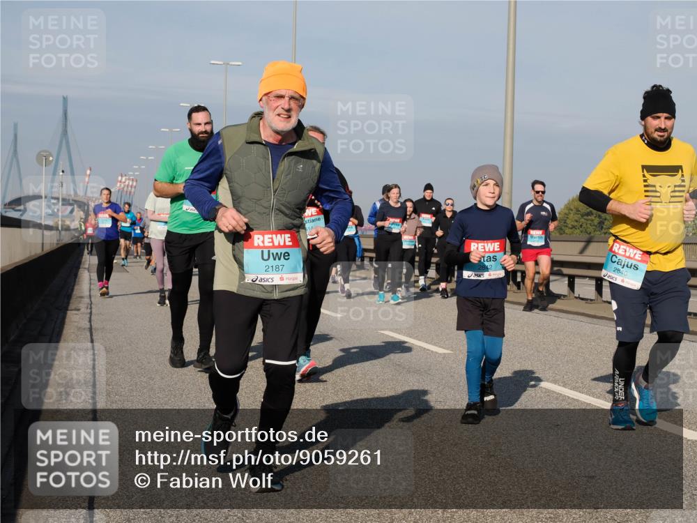 03.10.2025 - Köhlbrandbrückenlauf Fabian Wolf http://msf.ph/oto/9059261 03.10.2025 10:04:45 Position 3 2187, 2842, 2840 meine-sportfotos.de