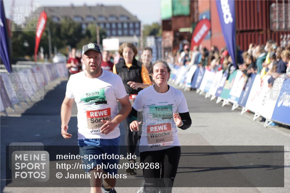 03.10.2025 - Köhlbrandbrückenlauf Jannik Wohlers http://msf.ph/oto/9059268 03.10.2025 13:12:18 Ziel 4266, 4305, 4369, 4470, 4474, 4656, 4908, 5062, 5644, 6098, 6121, 6185, 6565, 6566 meine-sportfotos.de