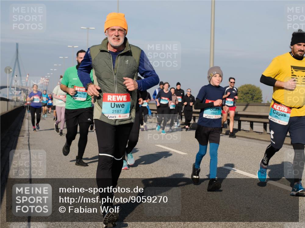 03.10.2025 - Köhlbrandbrückenlauf Fabian Wolf http://msf.ph/oto/9059270 03.10.2025 10:04:45 Position 3 038, 2187, 2842, 2840 meine-sportfotos.de