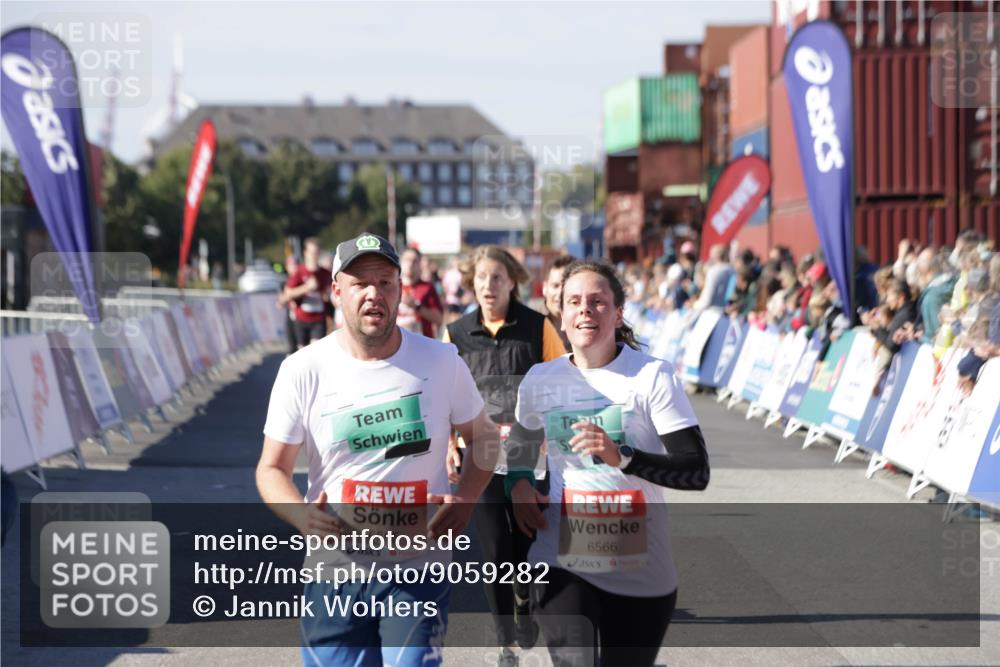 03.10.2025 - Köhlbrandbrückenlauf Jannik Wohlers http://msf.ph/oto/9059282 03.10.2025 13:12:18 Ziel 4266, 4305, 4369, 4470, 4474, 4656, 4908, 5062, 5644, 6098, 6121, 6185, 6565, 6566 meine-sportfotos.de
