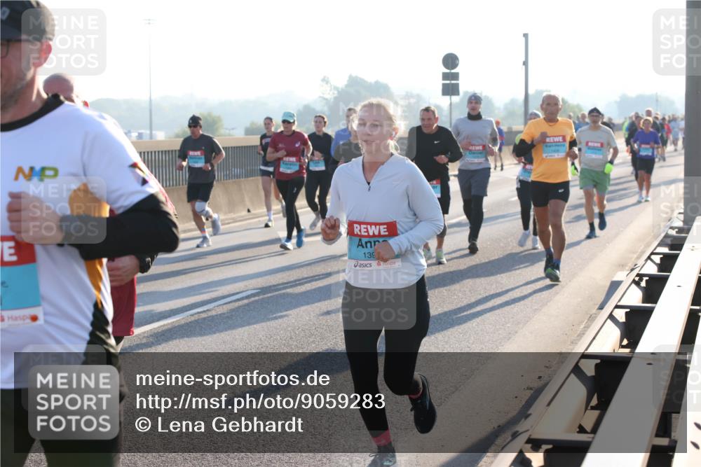 03.10.2025 - Köhlbrandbrückenlauf Lena Gebhardt http://msf.ph/oto/9059283 03.10.2025 09:18:45 Position 1 139 meine-sportfotos.de