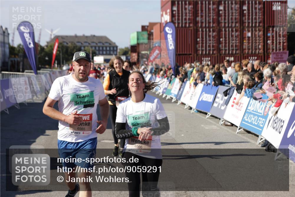 03.10.2025 - Köhlbrandbrückenlauf Jannik Wohlers http://msf.ph/oto/9059291 03.10.2025 13:12:19 Ziel 4266, 4305, 4369, 4470, 4474, 4656, 4908, 5062, 5644, 6098, 6121, 6185, 6565, 6566 meine-sportfotos.de