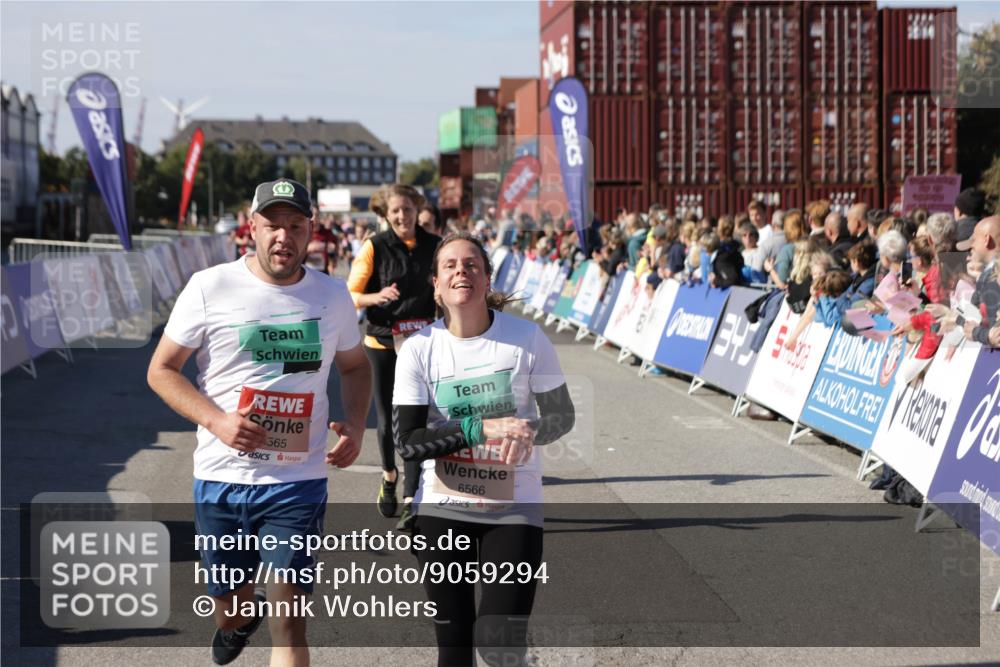 03.10.2025 - Köhlbrandbrückenlauf Jannik Wohlers http://msf.ph/oto/9059294 03.10.2025 13:12:19 Ziel 4266, 4305, 4369, 4470, 4474, 4656, 4908, 5062, 5644, 6098, 6121, 6185, 6565, 6566 meine-sportfotos.de