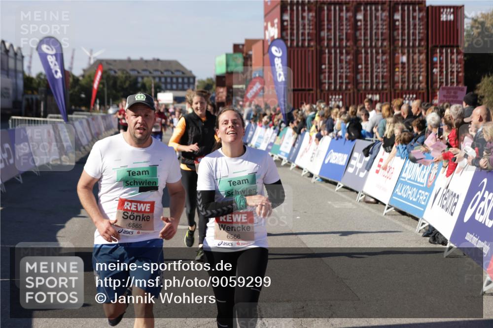 03.10.2025 - Köhlbrandbrückenlauf Jannik Wohlers http://msf.ph/oto/9059299 03.10.2025 13:12:19 Ziel 4266, 4305, 4369, 4470, 4474, 4656, 4908, 5062, 5644, 6098, 6121, 6185, 6565, 6566 meine-sportfotos.de