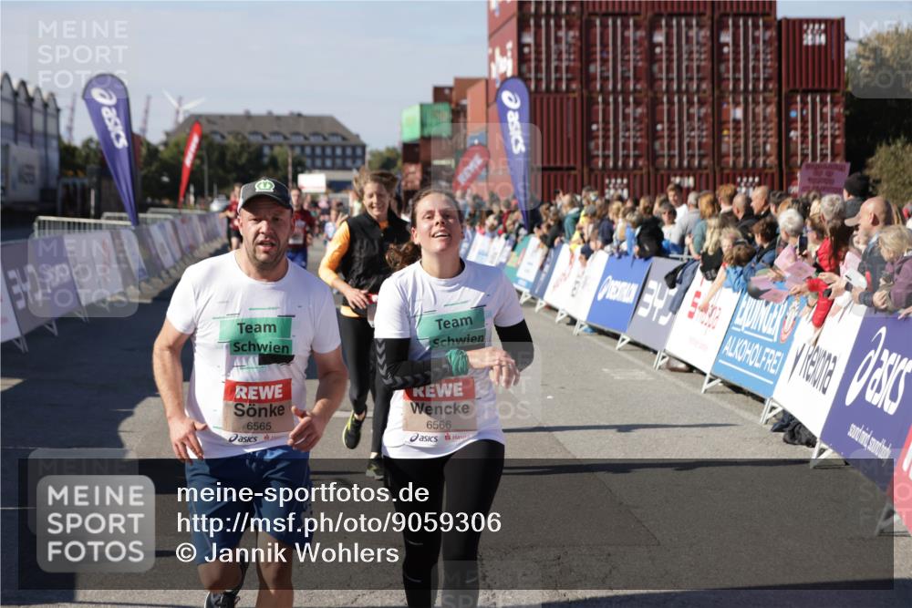 03.10.2025 - Köhlbrandbrückenlauf Jannik Wohlers http://msf.ph/oto/9059306 03.10.2025 13:12:19 Ziel 4266, 4305, 4369, 4470, 4474, 4656, 4908, 5062, 5644, 6098, 6121, 6185, 6565, 6566 meine-sportfotos.de