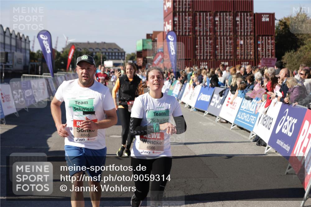 03.10.2025 - Köhlbrandbrückenlauf Jannik Wohlers http://msf.ph/oto/9059314 03.10.2025 13:12:19 Ziel 4266, 4305, 4369, 4470, 4474, 4656, 4908, 5062, 5644, 6098, 6121, 6185, 6565, 6566 meine-sportfotos.de