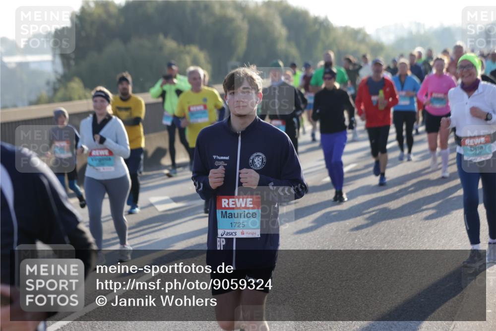 03.10.2025 - Köhlbrandbrückenlauf Jannik Wohlers http://msf.ph/oto/9059324 03.10.2025 09:22:11 Position 3 200, 1725, 1847 meine-sportfotos.de