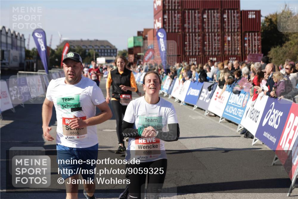 03.10.2025 - Köhlbrandbrückenlauf Jannik Wohlers http://msf.ph/oto/9059325 03.10.2025 13:12:19 Ziel 4266, 4305, 4369, 4470, 4474, 4656, 4908, 5062, 5644, 6098, 6121, 6185, 6565, 6566 meine-sportfotos.de