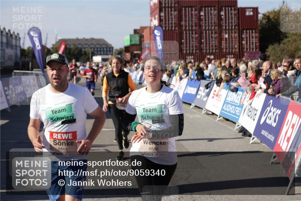 03.10.2025 - Köhlbrandbrückenlauf Jannik Wohlers http://msf.ph/oto/9059340 03.10.2025 13:12:19 Ziel 4266, 4305, 4369, 4470, 4474, 4656, 4908, 5062, 5644, 6098, 6121, 6185, 6565, 6566 meine-sportfotos.de