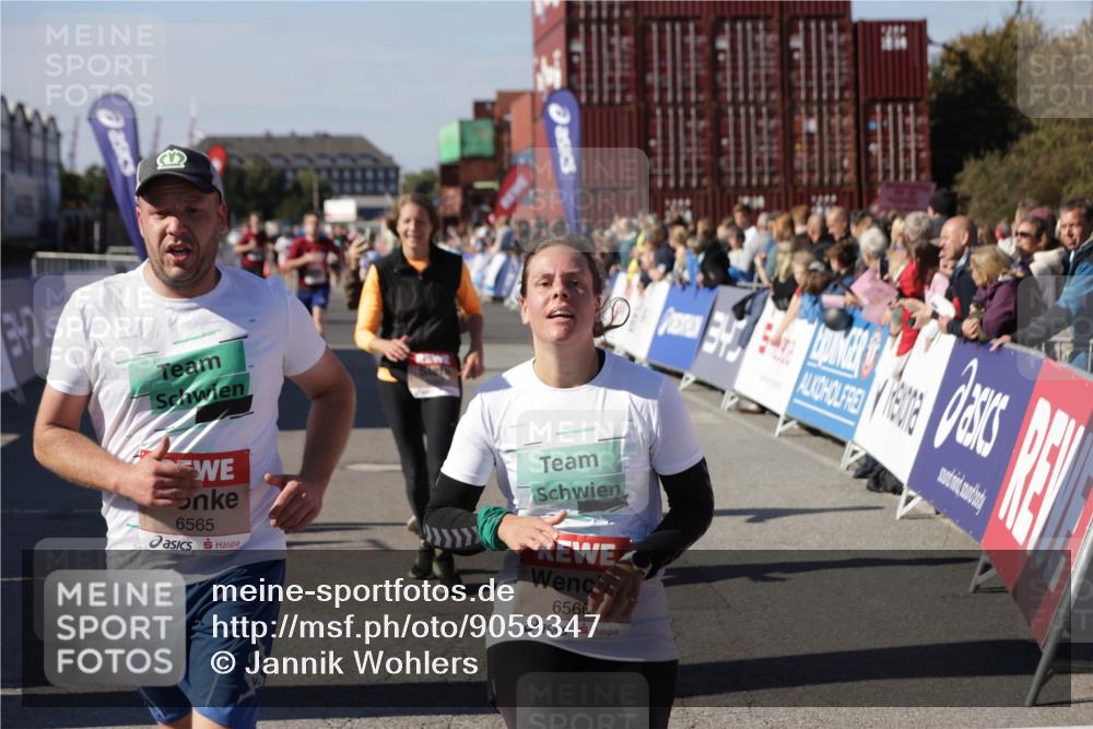 03.10.2025 - Köhlbrandbrückenlauf Jannik Wohlers http://msf.ph/oto/9059347 03.10.2025 13:12:20 Ziel 4266, 4369, 4470, 4656, 4745, 4908, 5062, 5644, 6098, 6121, 6185, 6565, 6566 meine-sportfotos.de