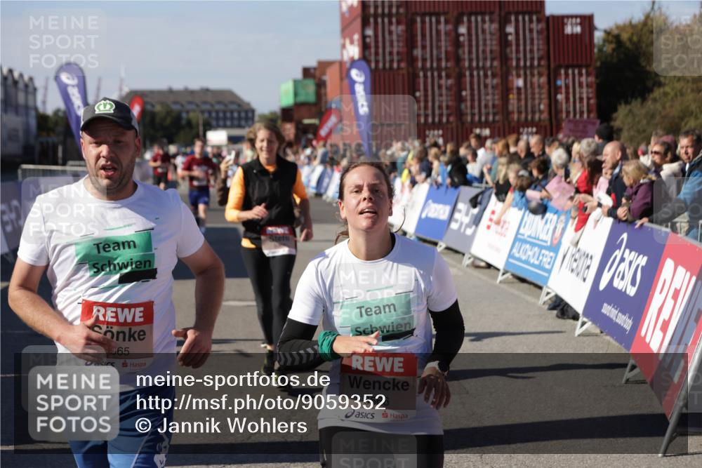 03.10.2025 - Köhlbrandbrückenlauf Jannik Wohlers http://msf.ph/oto/9059352 03.10.2025 13:12:20 Ziel 4266, 4369, 4470, 4656, 4745, 4908, 5062, 5644, 6098, 6121, 6185, 6565, 6566 meine-sportfotos.de