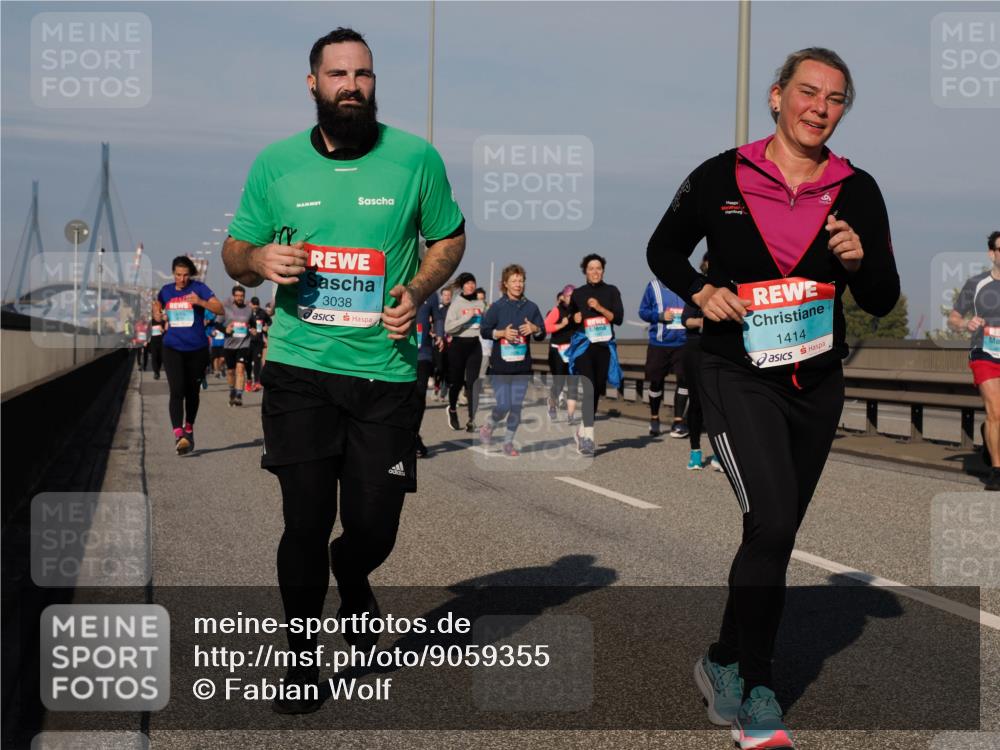 03.10.2025 - Köhlbrandbrückenlauf Fabian Wolf http://msf.ph/oto/9059355 03.10.2025 10:04:47 Position 3 3038, 1414 meine-sportfotos.de